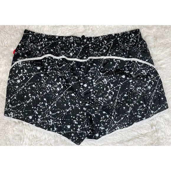 Danskin Now Pants - NWT Danskin Now 3X 22W-24W Loose Fit Lined Athletic Shorts Black White